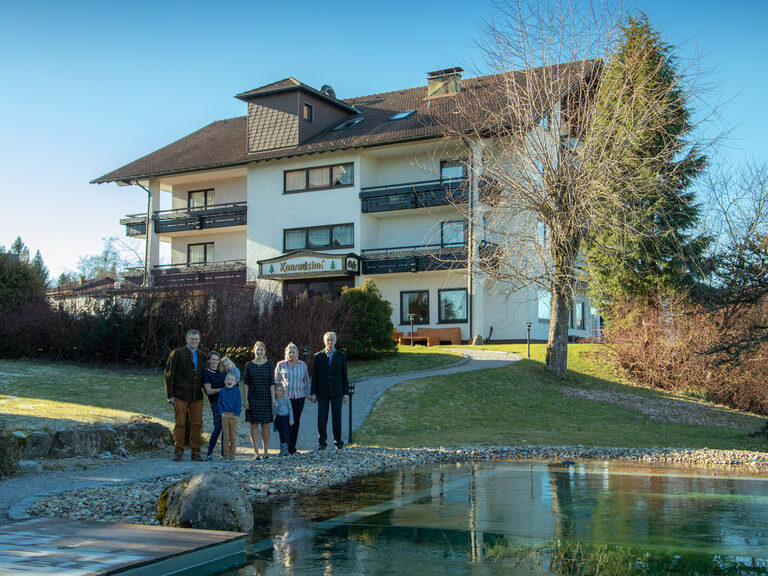 Familie Sackmann Naturschwimmteich