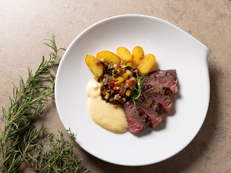 Rindersteak mit Ratatouille und Kartoffeln