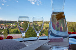 Getränke auf dem Balkon