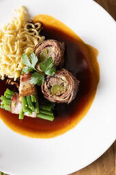 Rinderroulade mit Speckbohnen