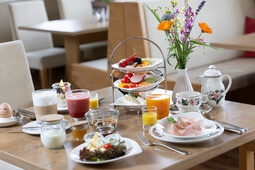Frische Pur beim Etageren-Frühstück im Hotel Konradshof in Besenfeld.